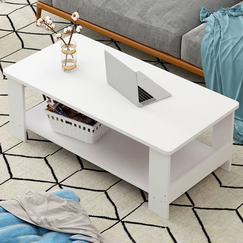 Moderner Couchtisch aus Holz mit Stauraum und Bündeltischen mit 4 Beinen