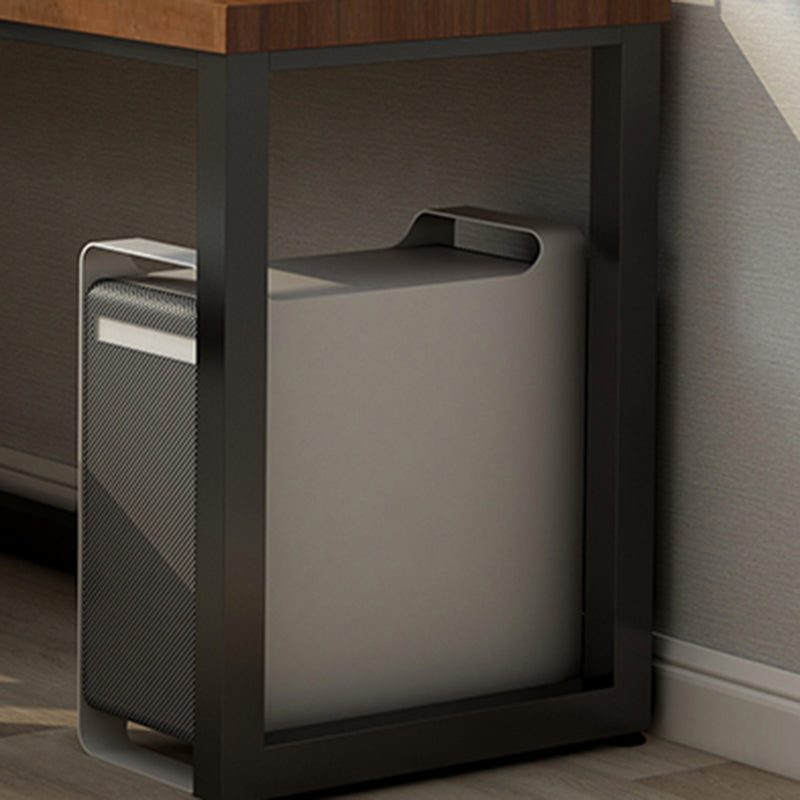 Scrivania di scrittura in stile industriale in legno massiccio a forma di ufficio