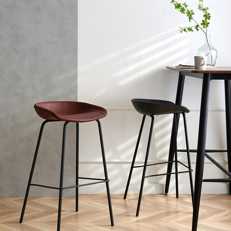 Barra posteriore e sgabelli da barra industriale a poggiapiedi in metallo sgabello da bar in metallo