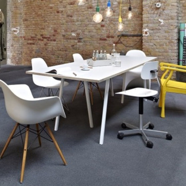 Table à manger industrielle avec table à manger rectangulaire en pin noir pour cuisine