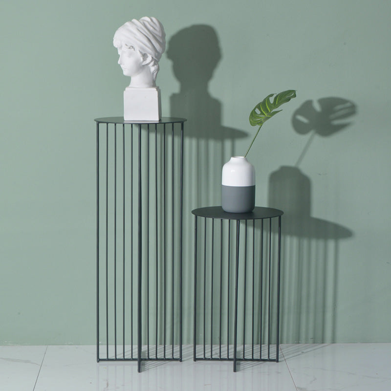 Mid-Century Modern Round Iron End Table Dia 11.81" Pedestal Side Table Clearhalo 'Coffee & Accent Tables' 'End & Side Tables' 'end_side_tables' 'furn' 'furn_end_side_tables' 'Furniture' 'Living Room Furniture' 5485294