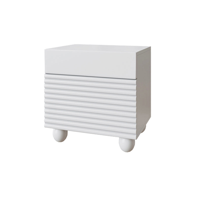 Mesa nocturna de madera escandinava de 19 años de altura con 2 cajones