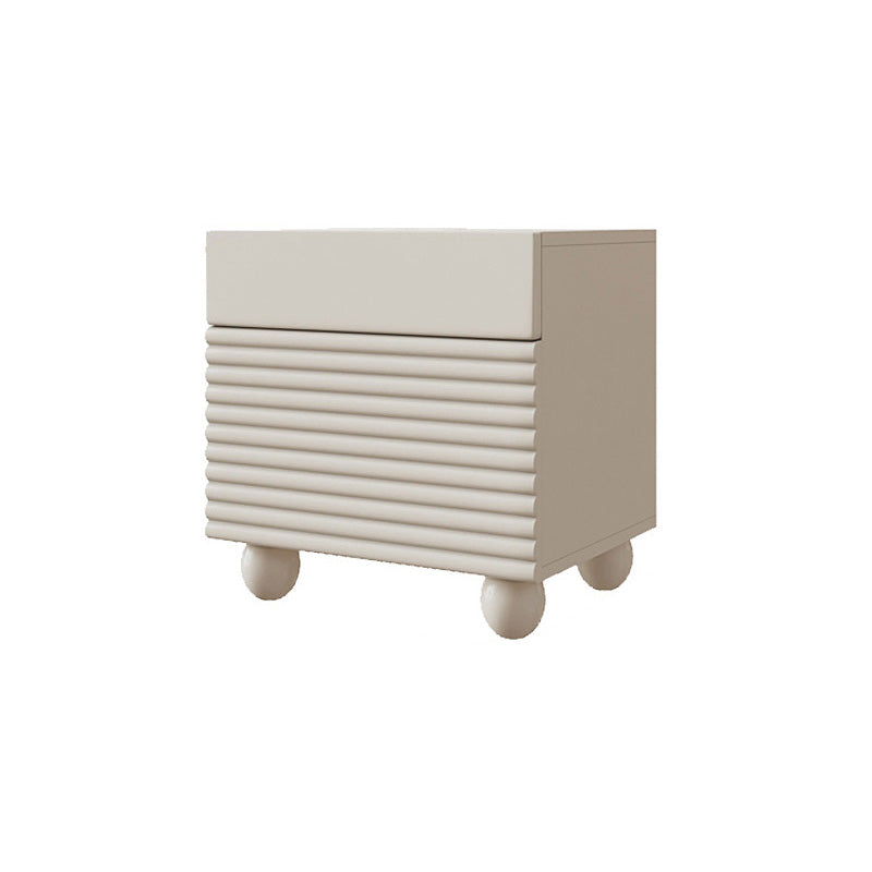 Mesa nocturna de madera escandinava de 19 años de altura con 2 cajones