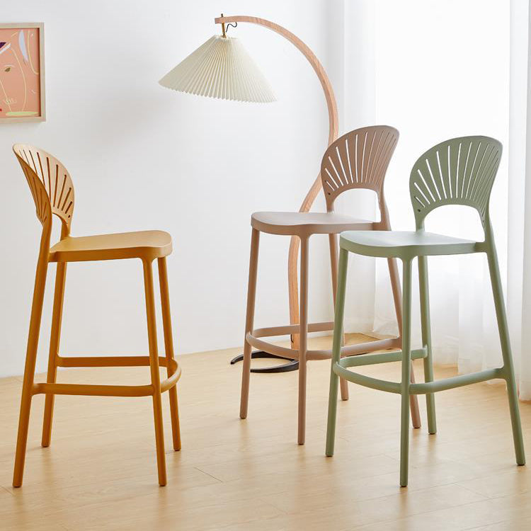 Modern Low Back Bar Stool Plastic Footrest Stackable Counter Stool Clearhalo 'Bar Furniture' 'Bar Stools' 'bar_stools' 'furn' 'furn_bar_stools' 'Furniture' 'Kitchen & Dining Furniture' 5490873