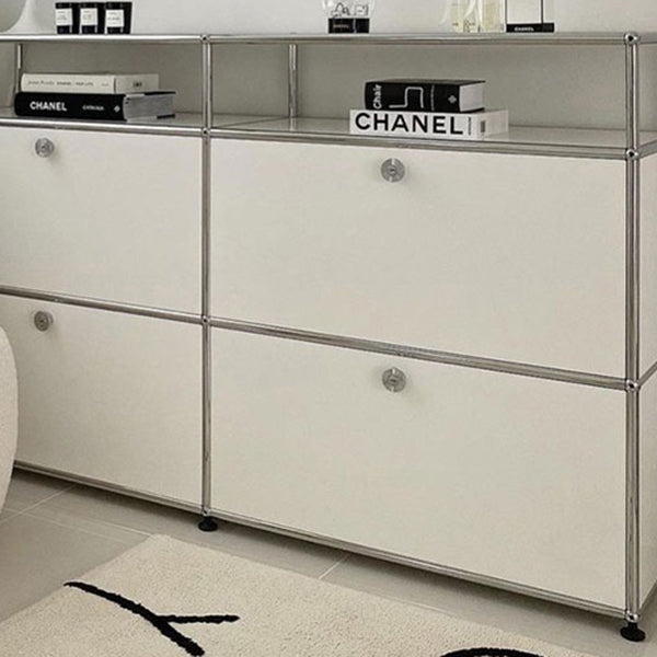 Sideboard in acciaio inossidabile in stile contemporaneo