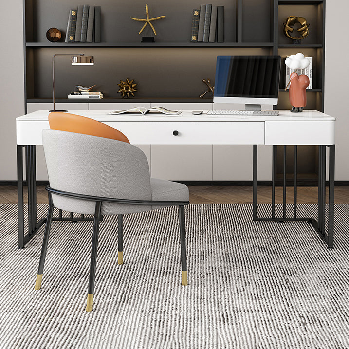 焼結された石湾曲したライティングデスクコンテンポラリーブラックスレッドベースデスク