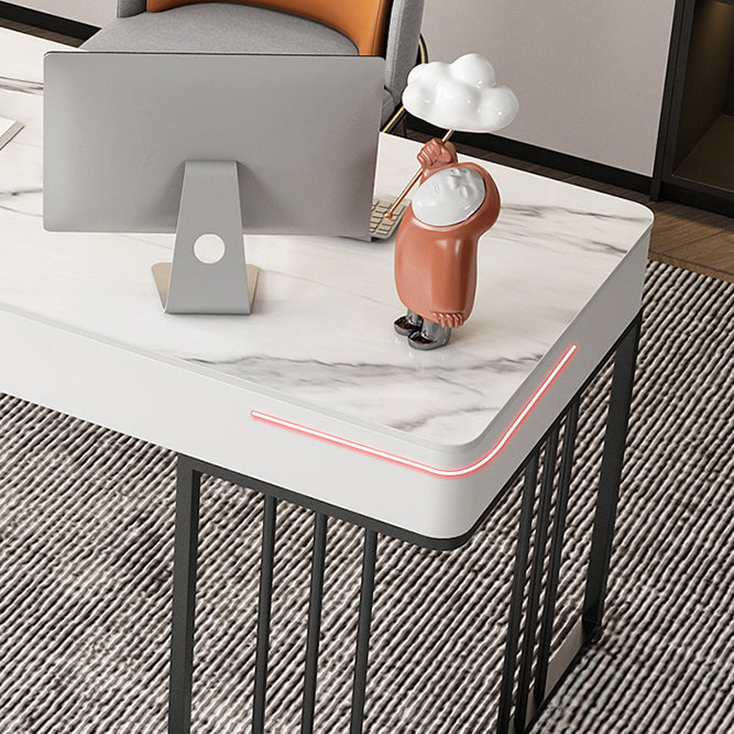 焼結された石湾曲したライティングデスクコンテンポラリーブラックスレッドベースデスク