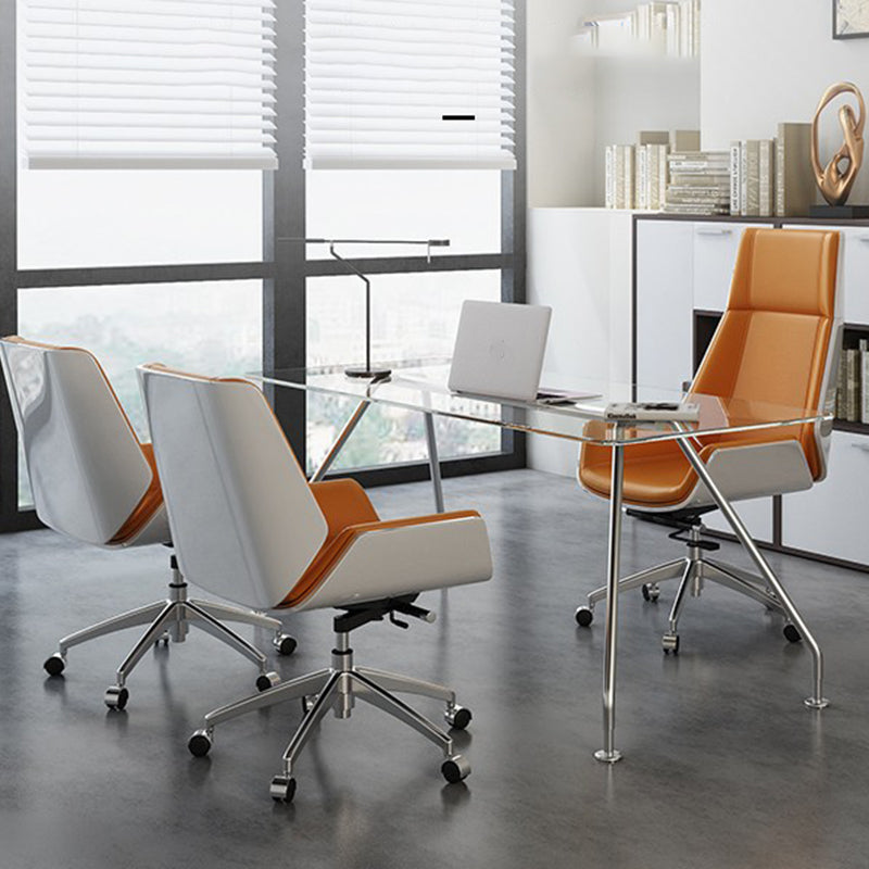 Presidente ergonómico contemporáneo a mitad de la espalda sin problemas de conferencia angustiosos