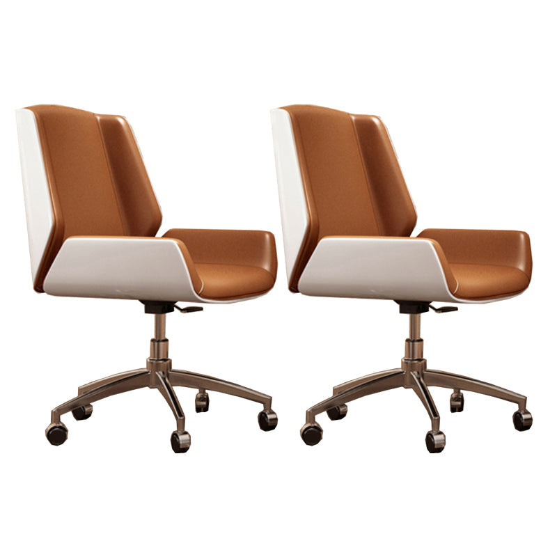 Presidente ergonómico contemporáneo a mitad de la espalda sin problemas de conferencia angustiosos