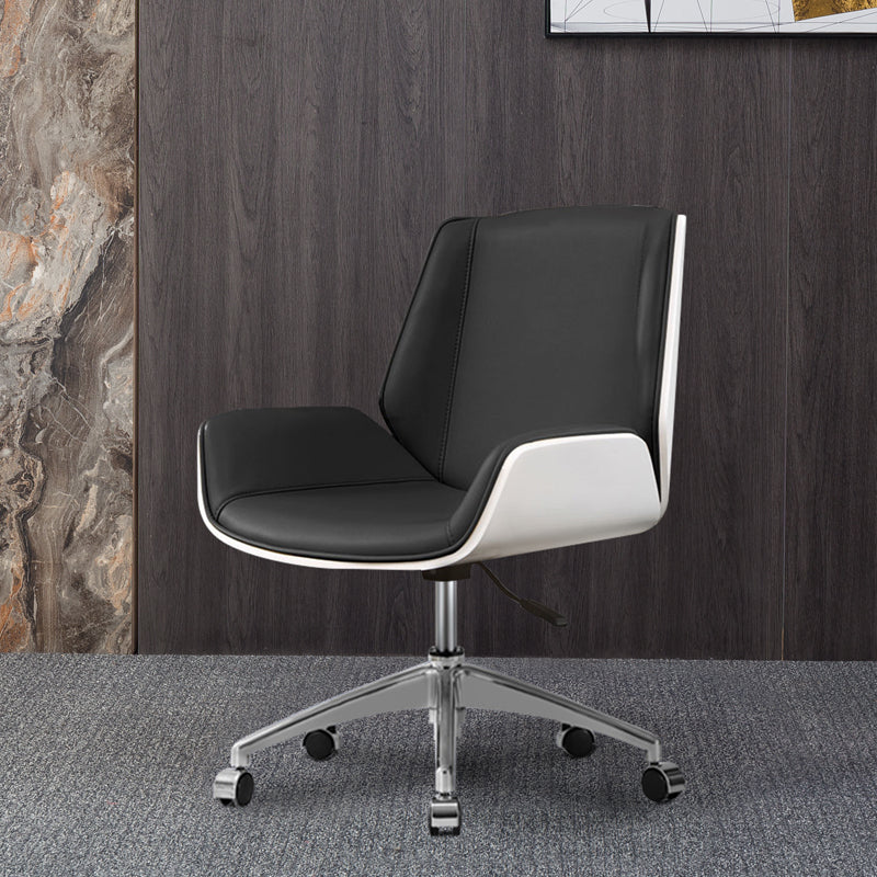 Ergonomischer, verstellbarer Bürostuhl mit silberner Metallbasis, moderner Bürostuhl