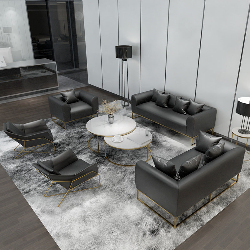 Divano a cornice dorata con cuscino posteriore e braccio di smoking per l'appartamento