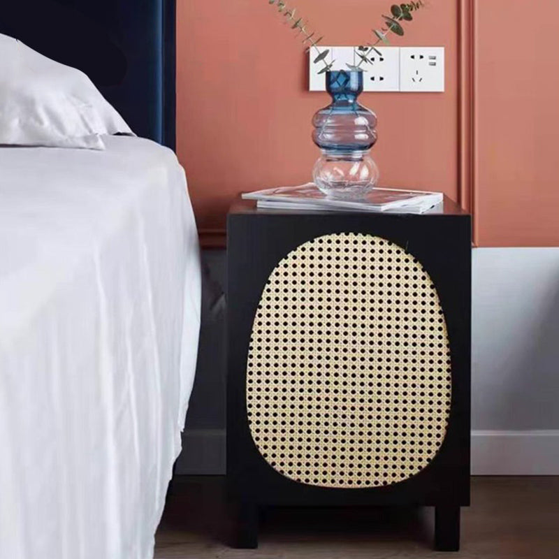 Modern 22" H Night Table Solid Wood Cabinet Included Bedside Cabinet with Legs Clearhalo 'Bedroom Furniture' 'furn' 'furn_night_stand' 'Furniture' 'night_stand' 'Nightstands' 5510745