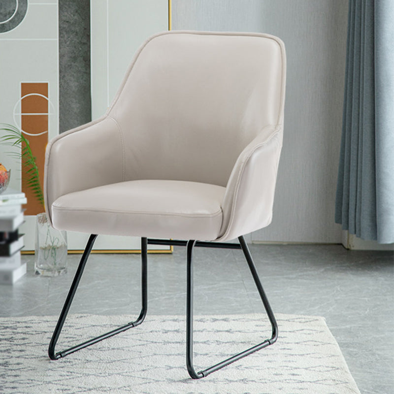 Chaise en cuir fausse 22,4 "L x21,6" W x32.6 "H ARMS INCLUS INCLUS POUR LE SOIR