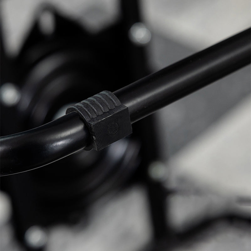 Chaise en cuir fausse 22,4 "L x21,6" W x32.6 "H ARMS INCLUS INCLUS POUR LE SOIR