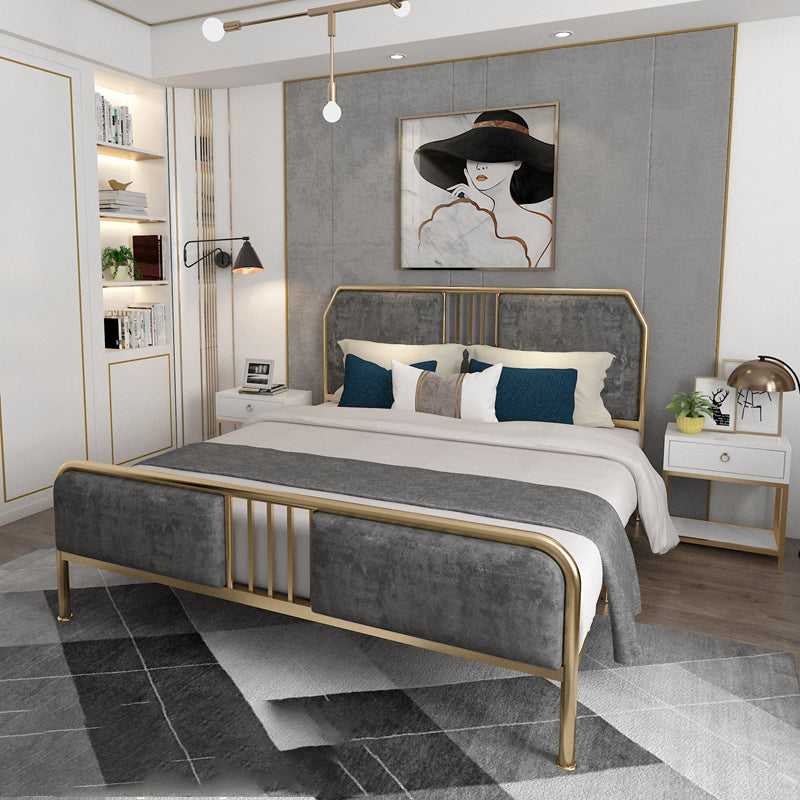 43,3 "graues gepolstertes Bett mit Kopfteil mit niedrigem Metallbett mit Kopfteil.