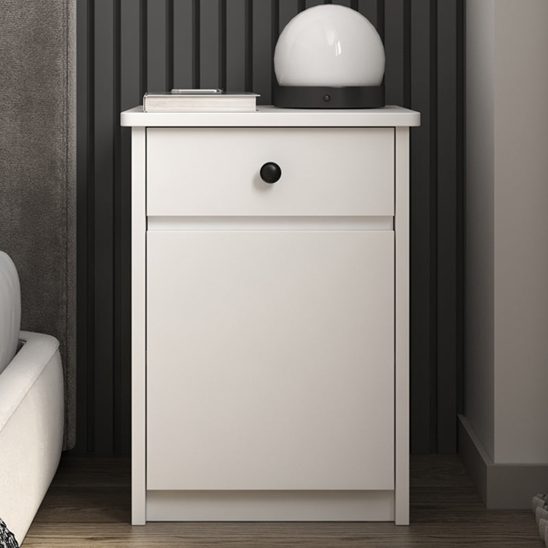 22 "Hモダンなベッドサイドキャビネット模倣ウッド1ドア1ドロワーナイトスタンド