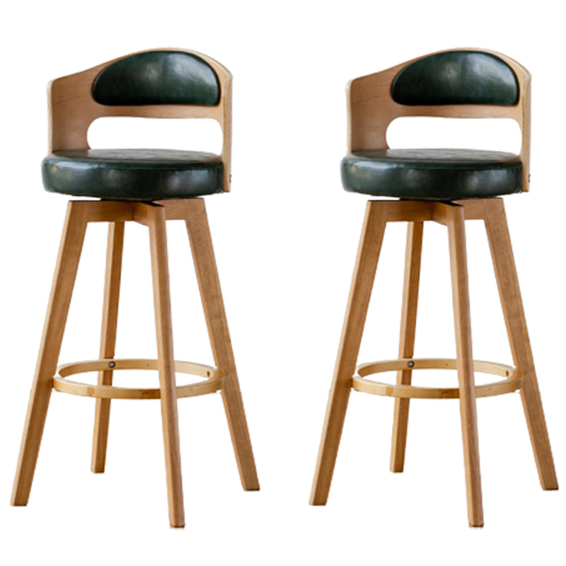 屋内のマット仕上げのコンテンポラリーウッドスツールフェイクレザーカウンタースツール