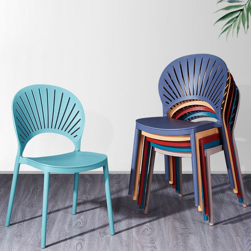 Sedia di plastica moderna aperta mobile da pranzo sul retro in finitura opaca