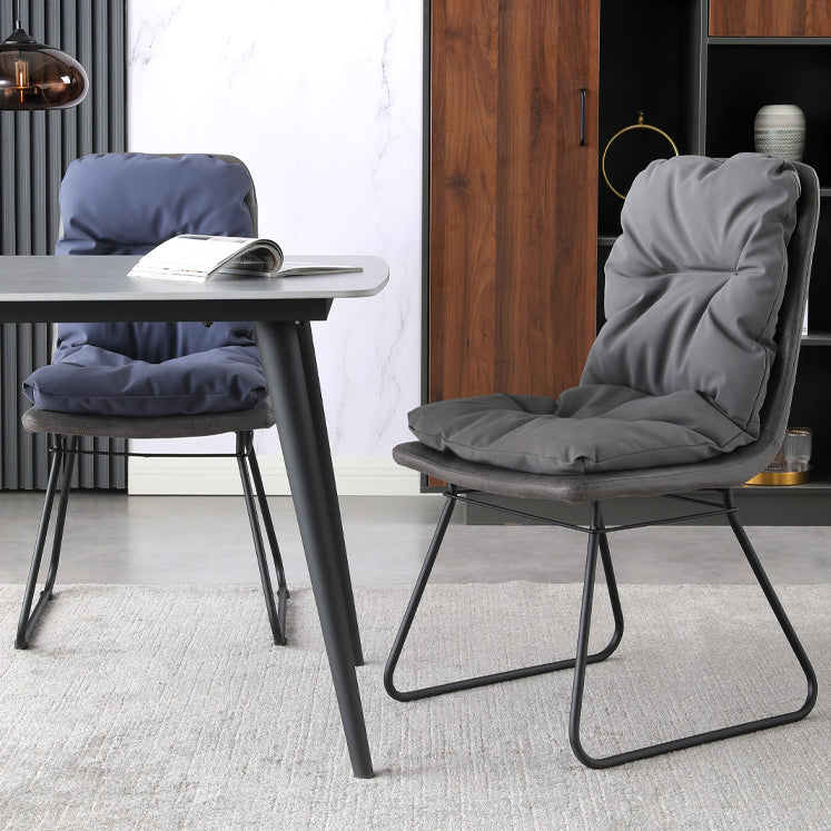 現代的なメタルダイニングルームチェアアームレス布張りのサイドチェア