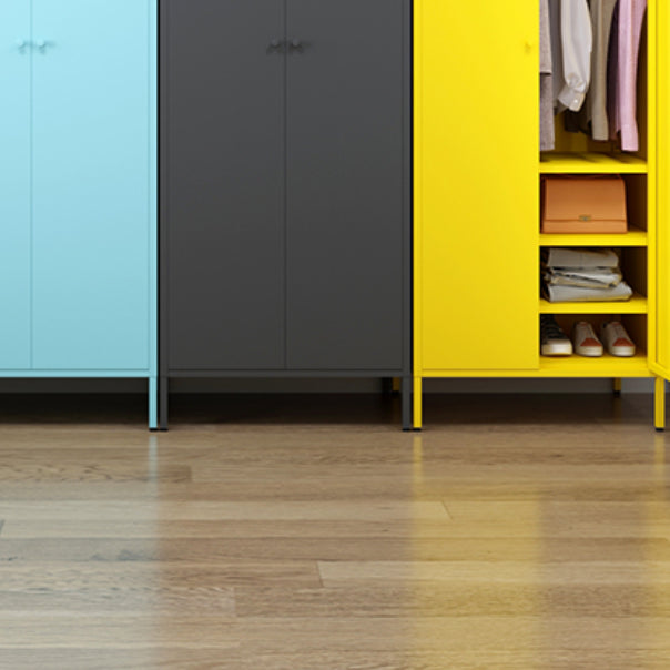 Stalen eigentijdse garderobe -armoire met benen scharnierende opbergkast