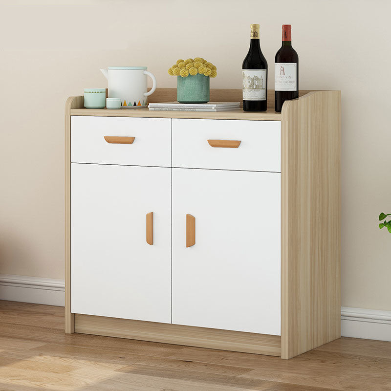 Sideboard in legno ingegnerizzato contemporaneo con porte e cassetti per sala da pranzo