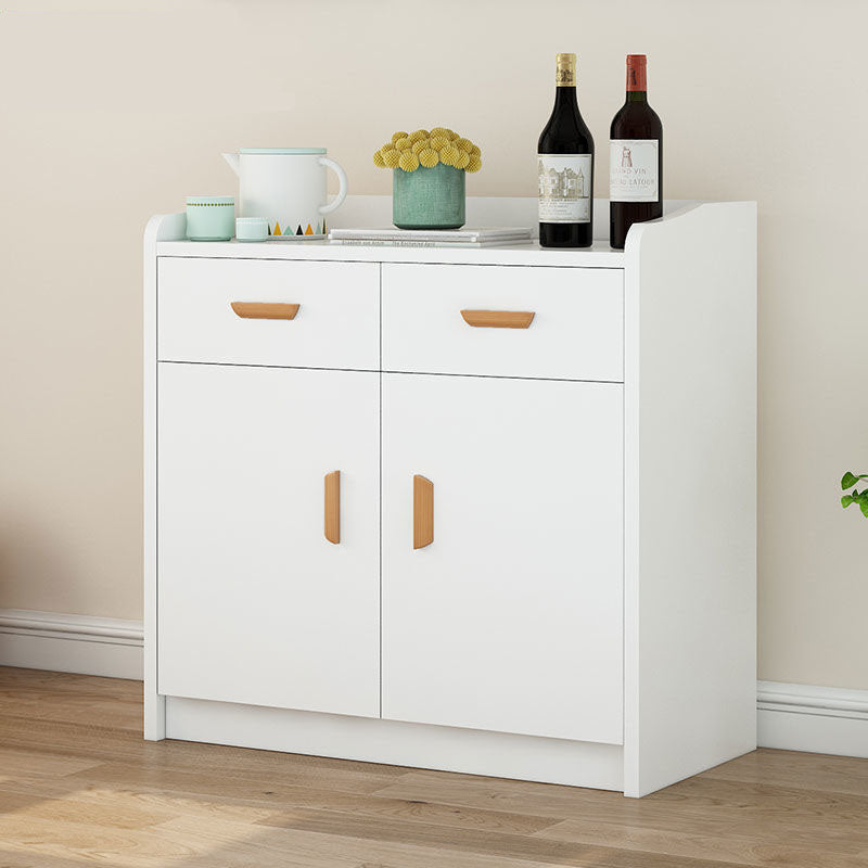 Sideboard in legno ingegnerizzato contemporaneo con porte e cassetti per sala da pranzo
