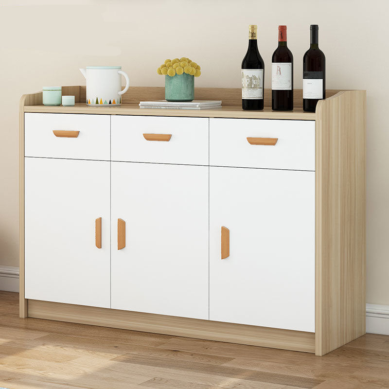 Sideboard in legno ingegnerizzato contemporaneo con porte e cassetti per sala da pranzo