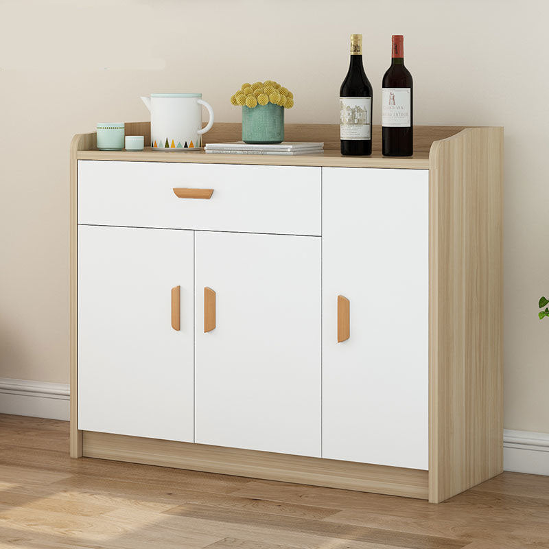 Sideboard in legno ingegnerizzato contemporaneo con porte e cassetti per sala da pranzo