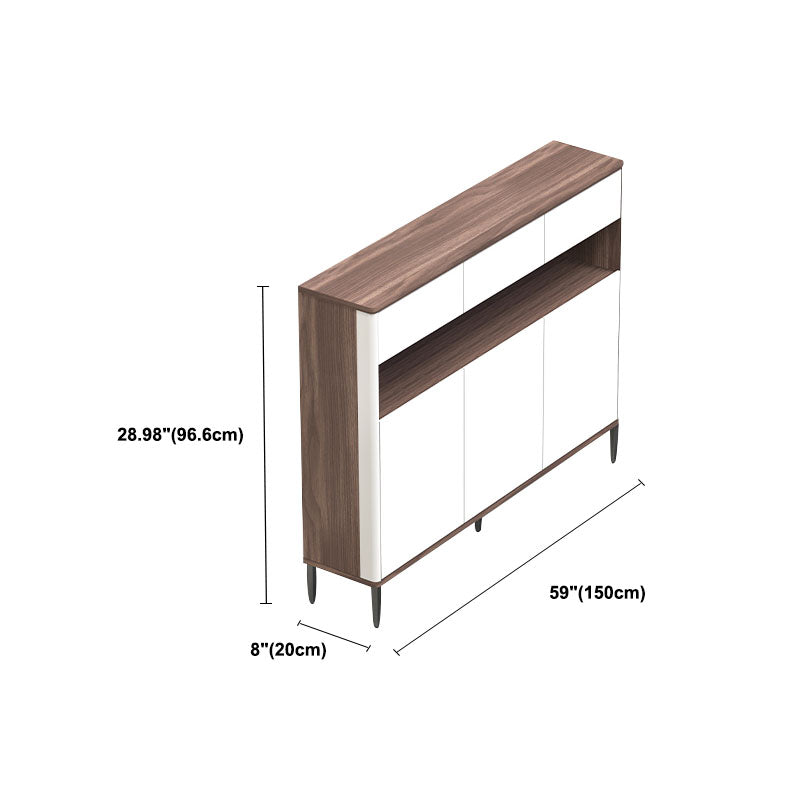 Server della porta e dei cassetti in stile glam per la cucina di casa
