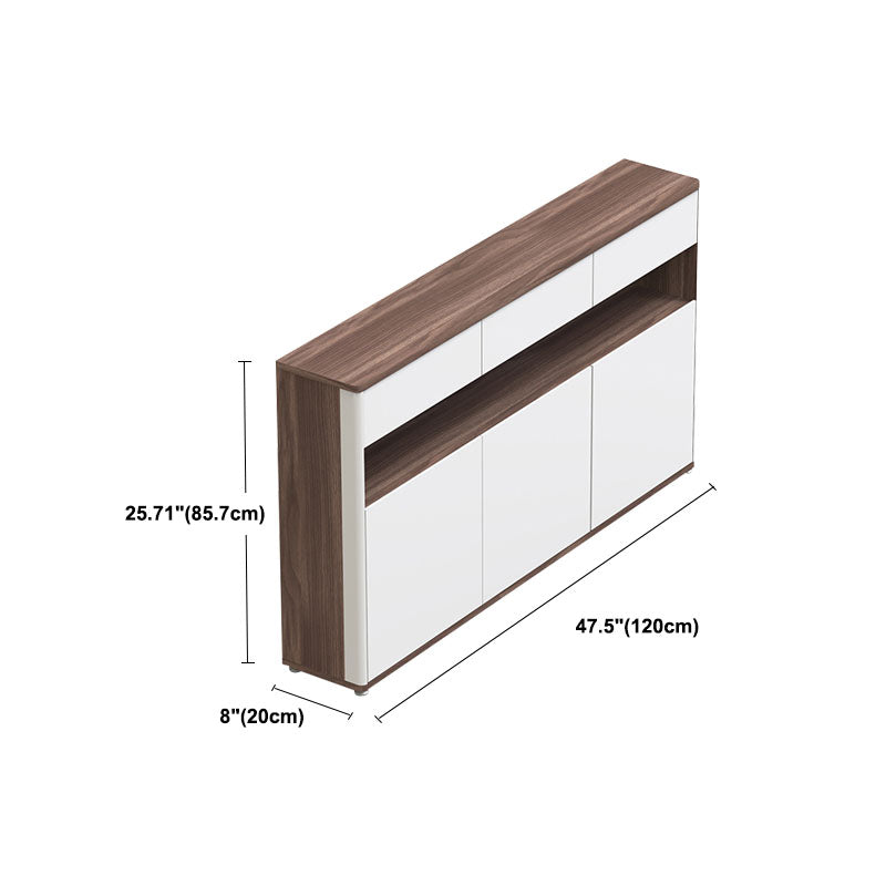 Server della porta e dei cassetti in stile glam per la cucina di casa