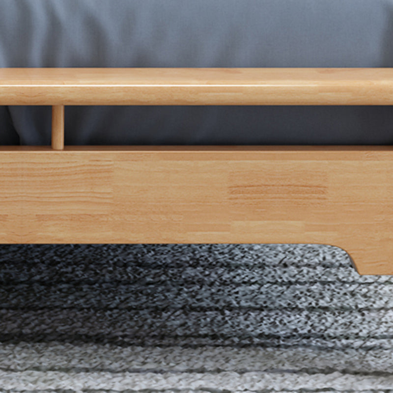 Skandinavisches Holzlattenbett mit rechteckiger Spindelkopfbrett