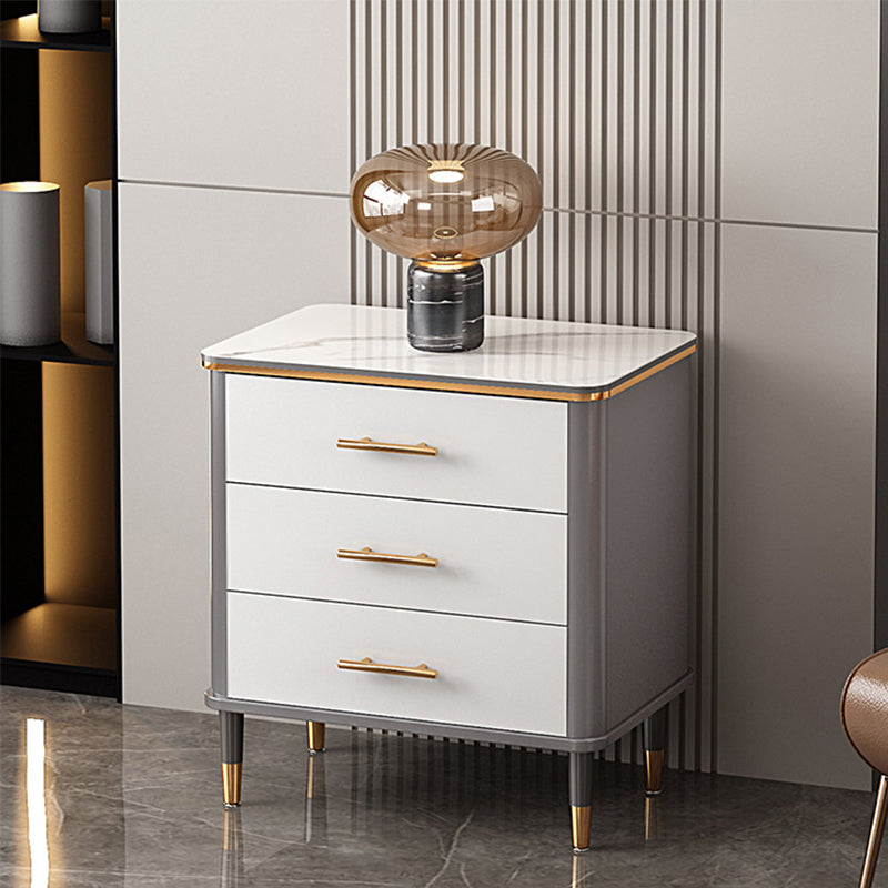 まっすぐな脚のある現代の木材アクセントチェスト15.74 "幅