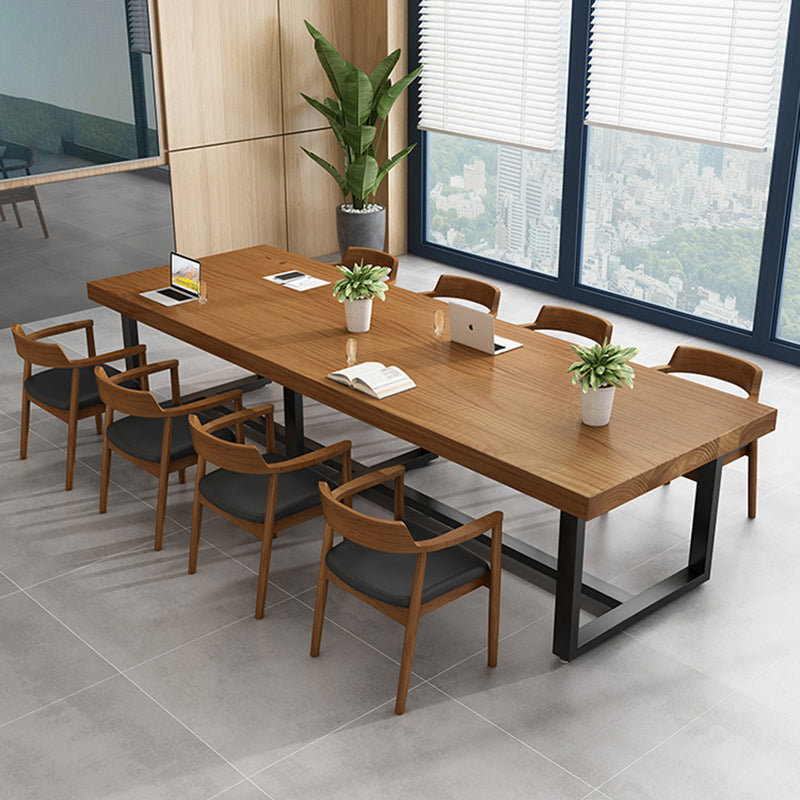 Scrivania per ufficio in legno di pino industriale scrivania rettangolare marrone con cavalletto in metallo