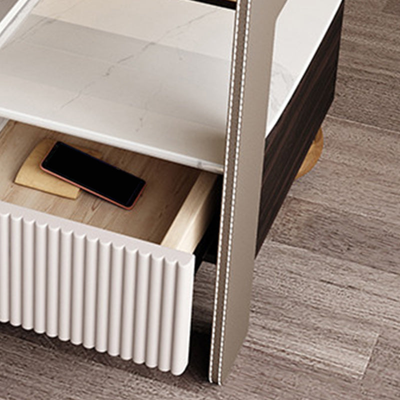 Table de nuit moderne 18 pouces H Top de nuit en bois massif en bois massif en cuir