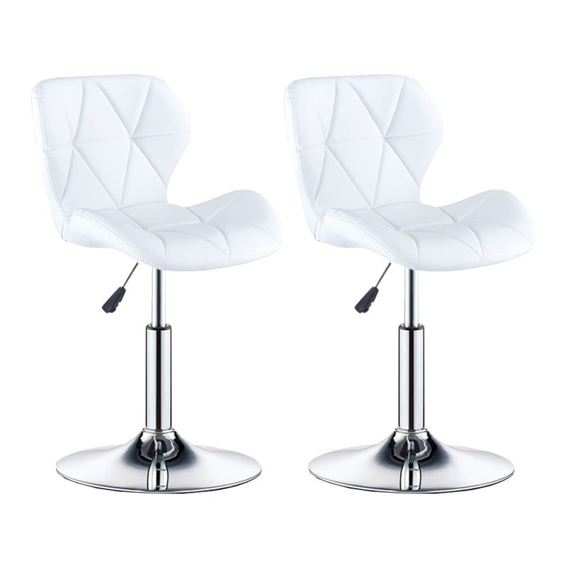Moderne metalen barkruk van kunstleer met matte afwerking