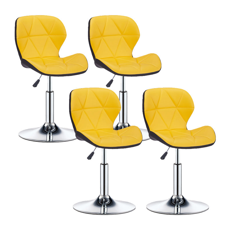 Moderne metalen barkruk van kunstleer met matte afwerking