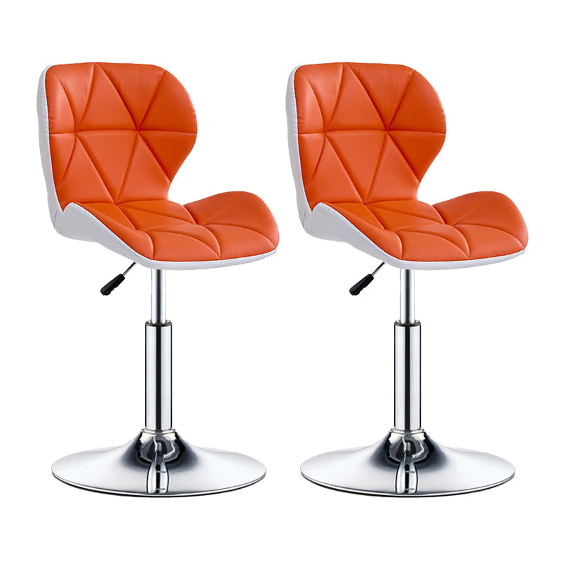 Moderne metalen barkruk van kunstleer met matte afwerking