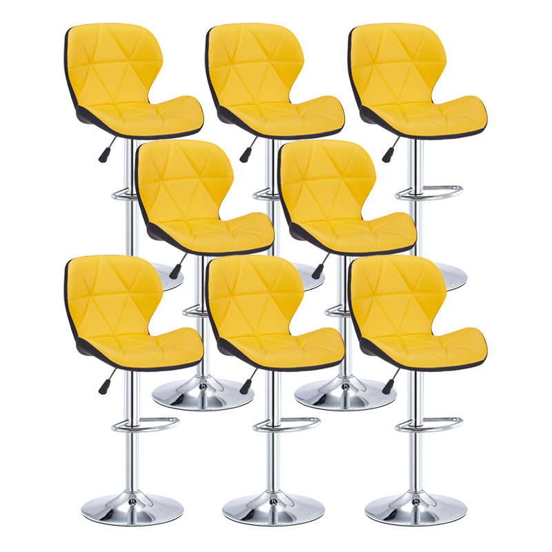 Moderne metalen barkruk van kunstleer met matte afwerking