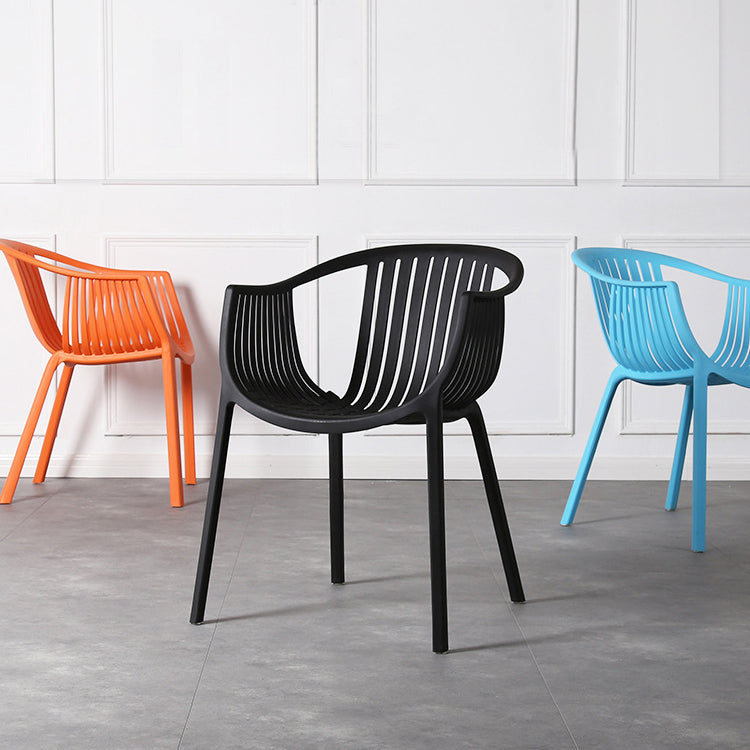 Chaise d'arme à chaises de salle à manger contemporaine avec des jambes en plastique pour la maison