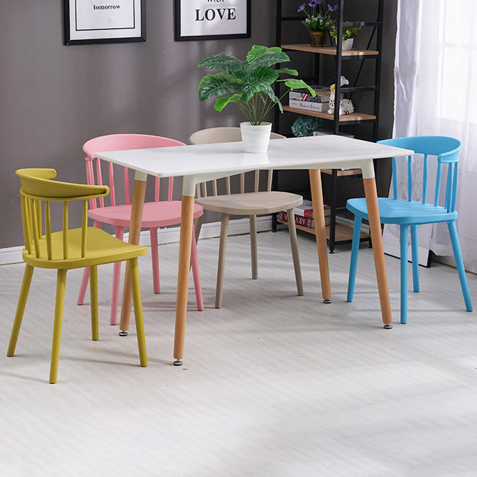 Sillas sin brazo de silla de comedor de estilo contemporáneo con patas de plástico para el hogar