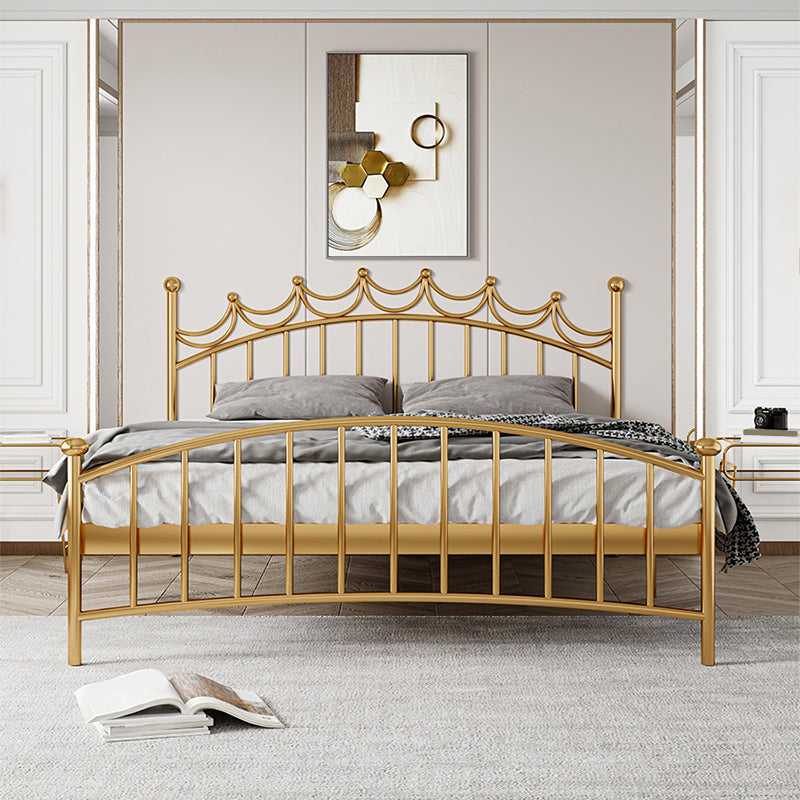 Glam Metallic Standard Bett mit gewölktem Open-Frame-Kopfteil