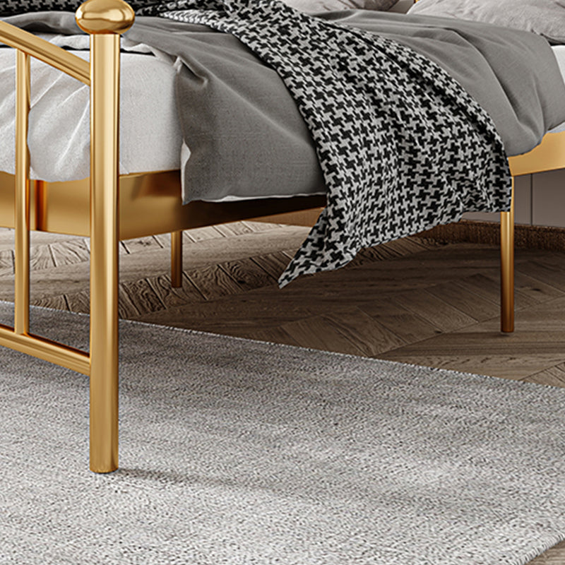 Glam Metallic Standard Bett mit gewölktem Open-Frame-Kopfteil