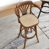 Taburete armado de ratán moderno taburete de madera baja con giro para restaurante