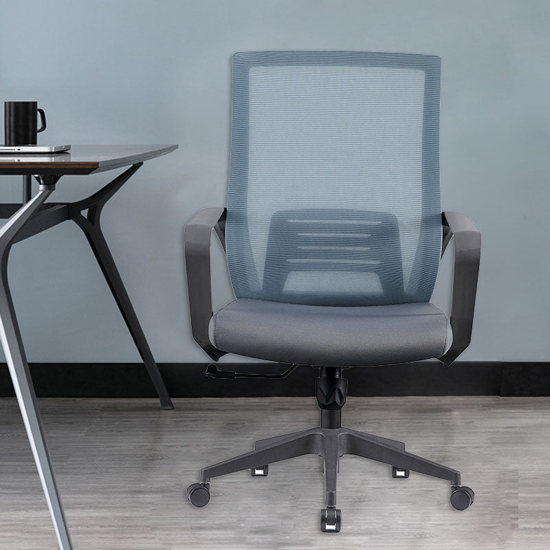 Chaise de bureau rotative moderne à mi-arrivée Chaise de tâche de tâches à recouvrement avec roues