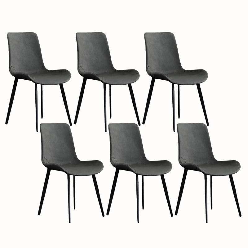 Faux en cuir et chaise latéral en métal.