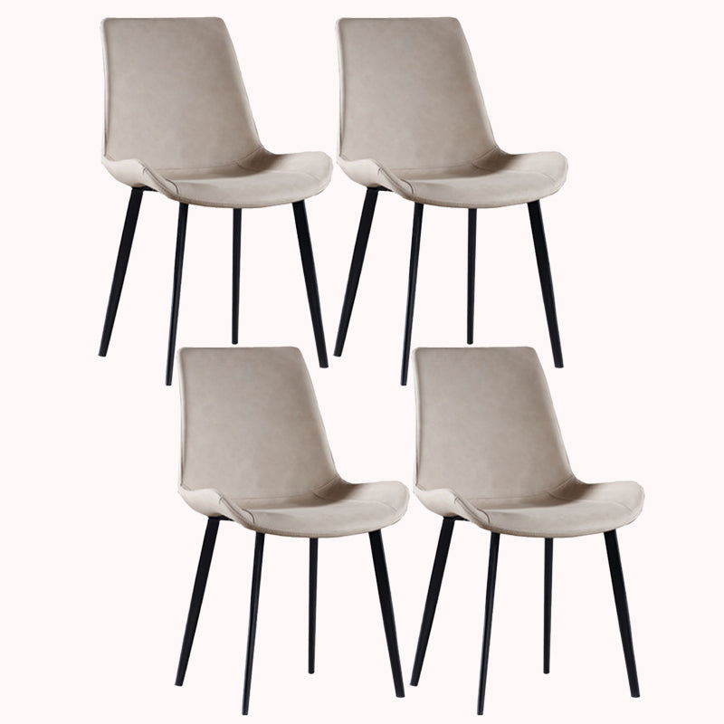 Faux en cuir et chaise latéral en métal.