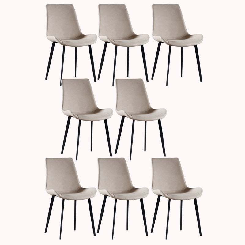 Faux en cuir et chaise latéral en métal.