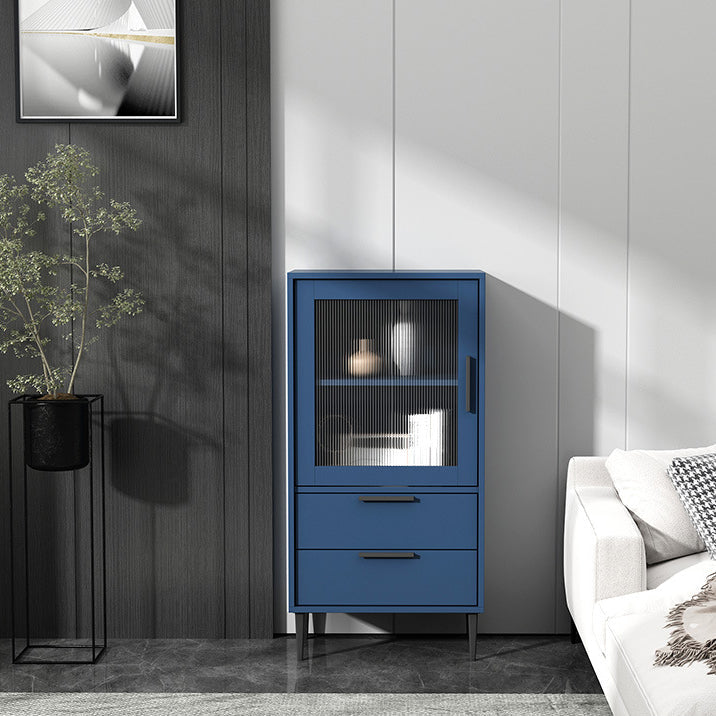 ガラスドアと4本の鋼の黒い脚を備えた木製のアクセントキャビネット