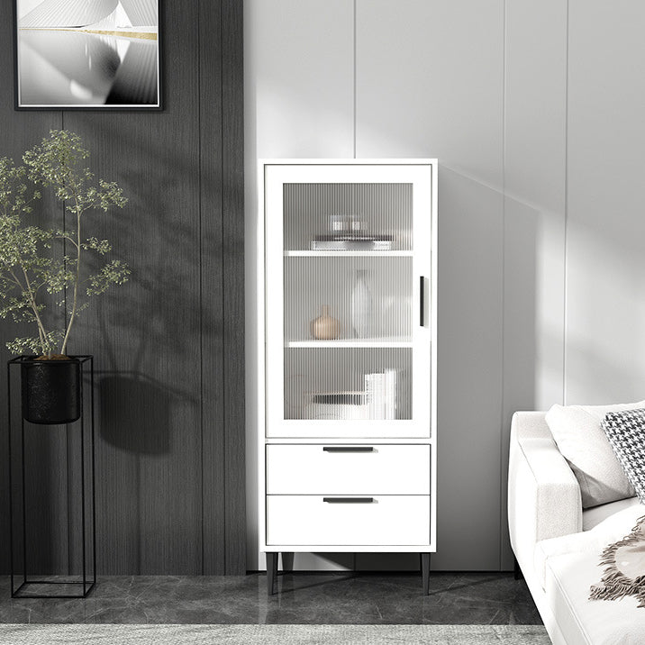 ガラスドアと4本の鋼の黒い脚を備えた木製のアクセントキャビネット