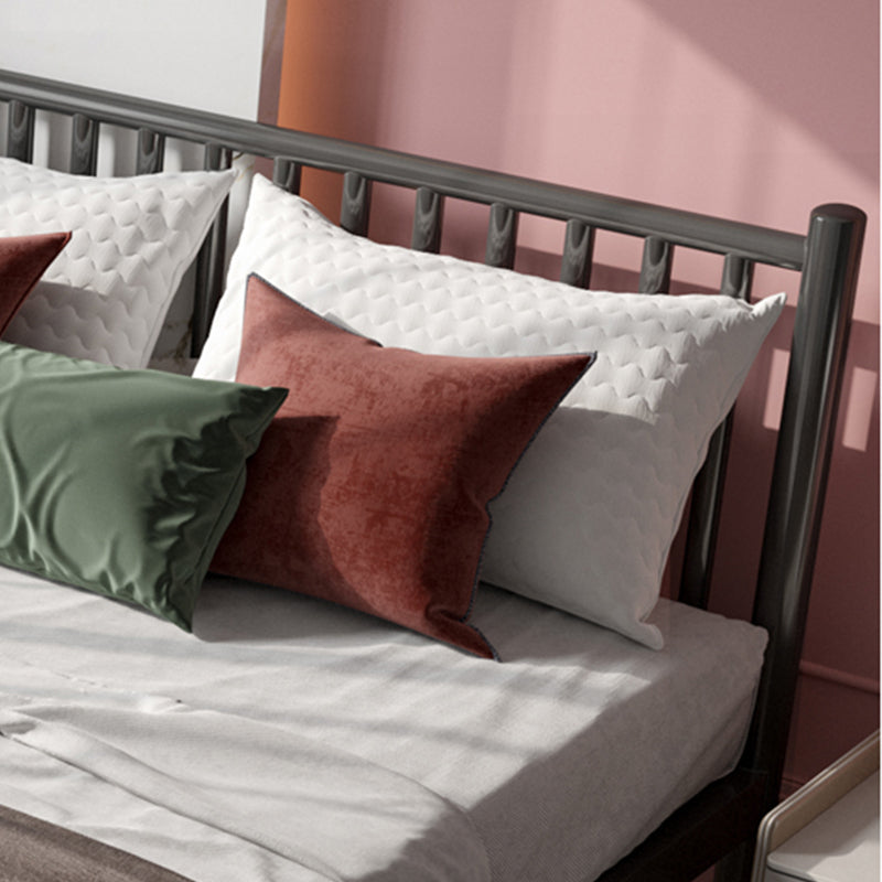 Queen Size Contemporary Metal Bed,40.15 " with Metal Legs Bed